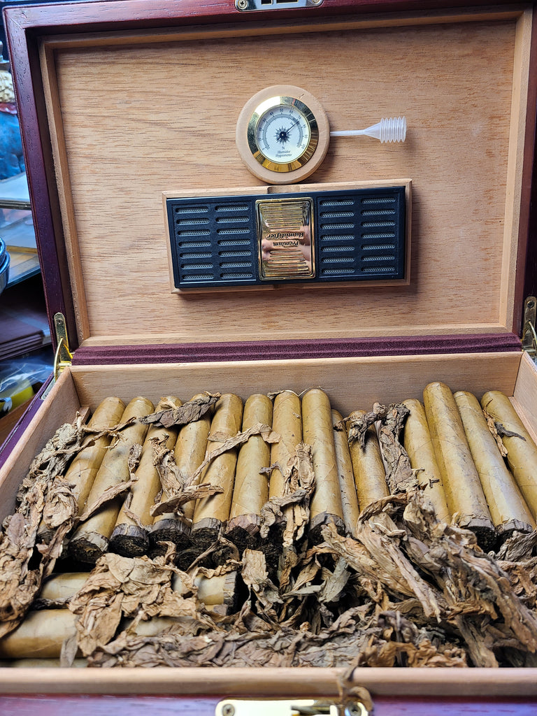 Cigar Humidor with Cigar!